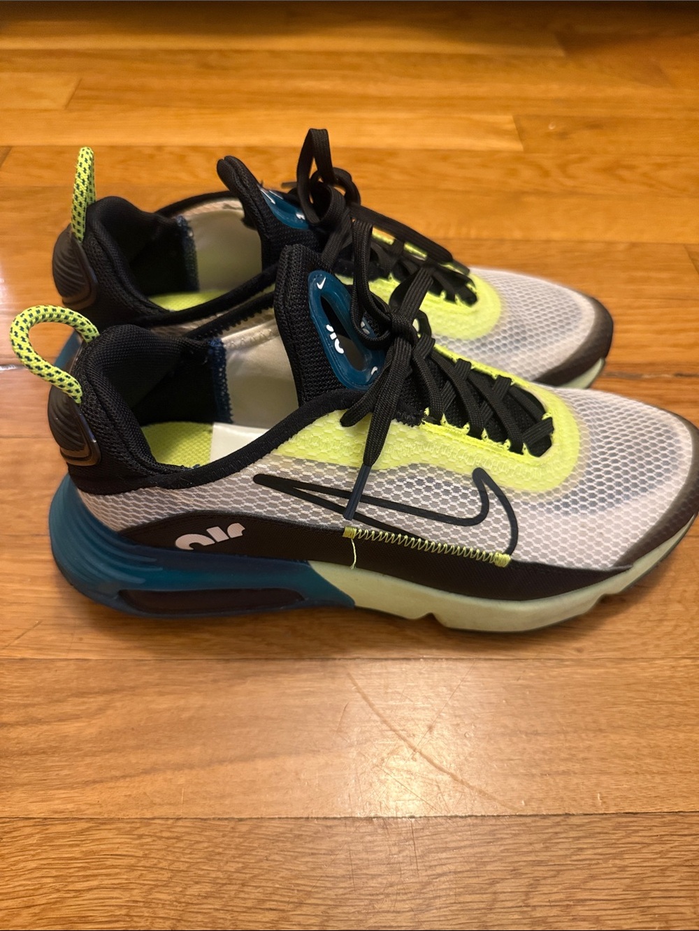 Nike Air Max 2090 GS Volt Teal White Black Sneakers Size 5Y USED